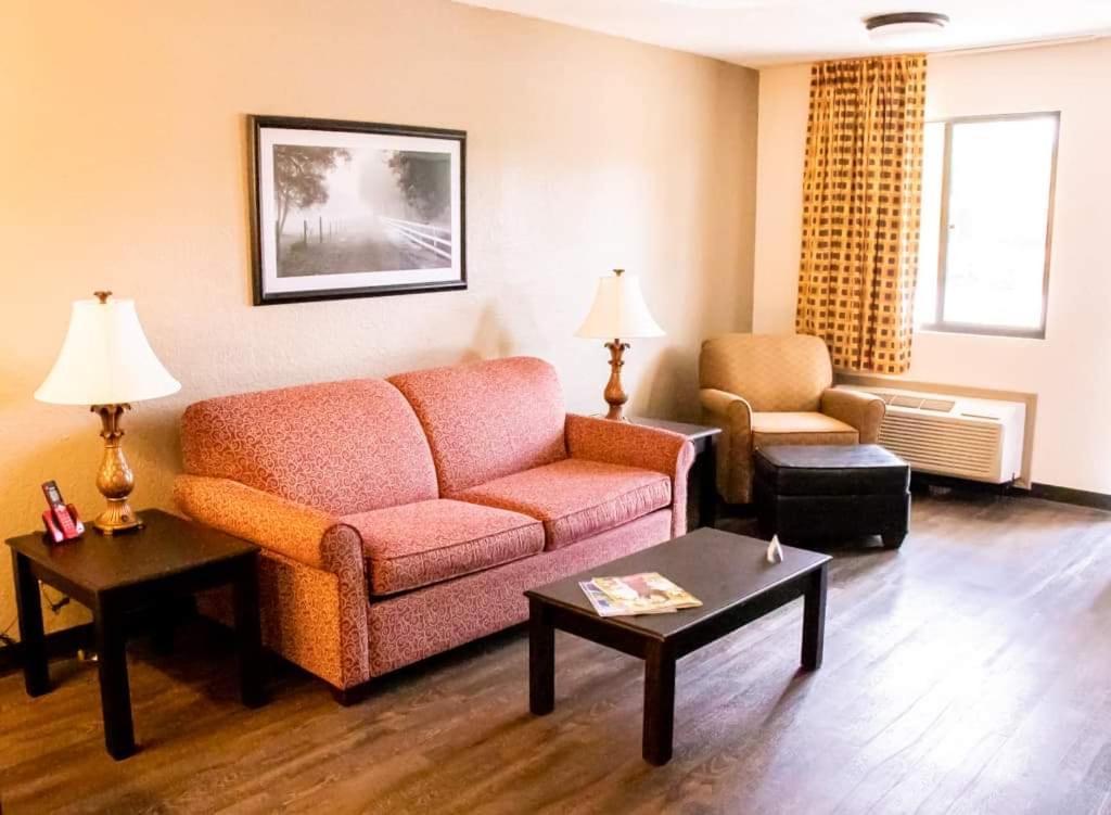 Econo Lodge 维代利亚 外观 照片