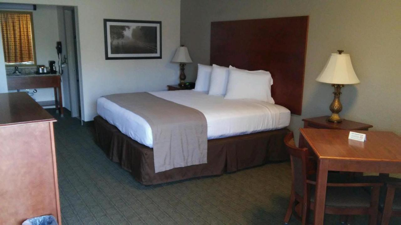 Econo Lodge 维代利亚 外观 照片