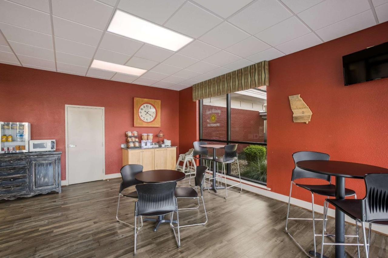 Econo Lodge 维代利亚 外观 照片