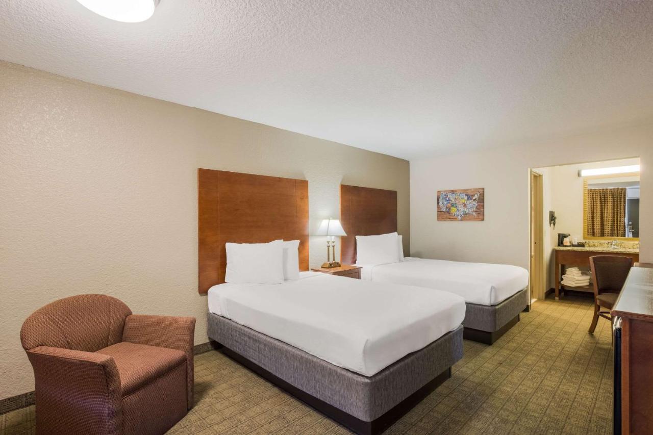 Econo Lodge 维代利亚 外观 照片